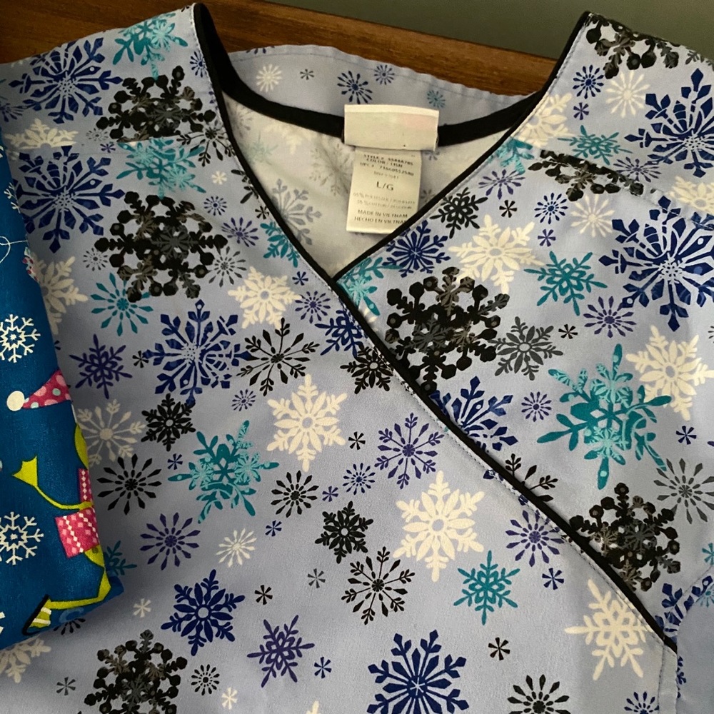 Scrub Tops (bundle) - Picture 3 of 5